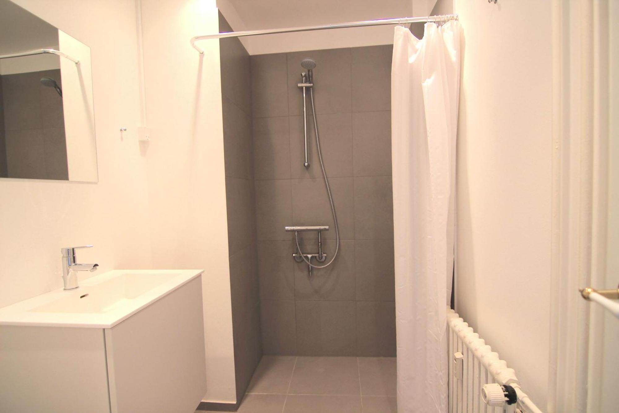 Great 1-bed With French Balcony In Center Appartement Kopenhagen